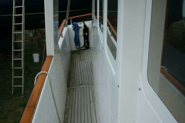 Beneteau Swift Trawler 42 Yacht For Sale