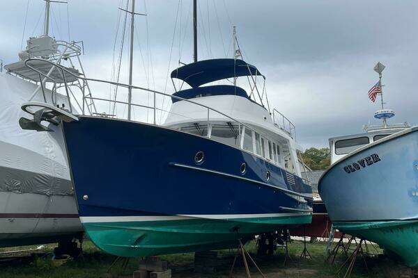 Beneteau Swift Trawler 42 Yacht For Sale