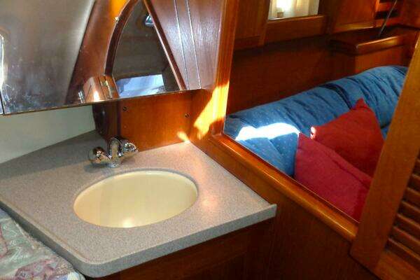 Hunter 380 Yacht For Sale