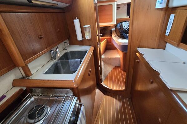 Luthien 42ft Jeanneau Yacht For Sale