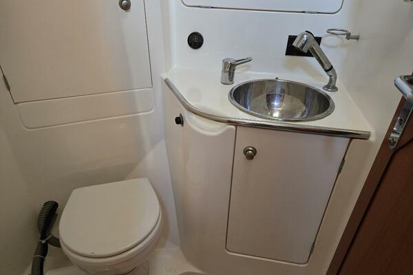 Luthien 42ft Jeanneau Yacht For Sale