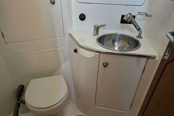 Luthien 42ft Jeanneau Yacht For Sale