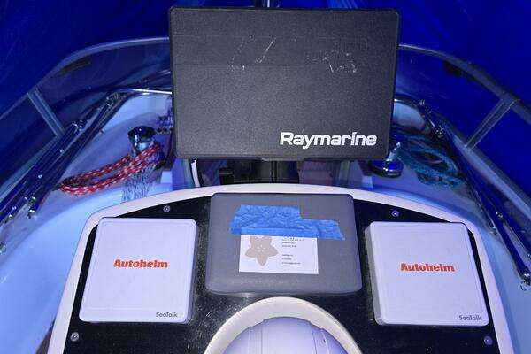 Luthien 42ft Jeanneau Yacht For Sale