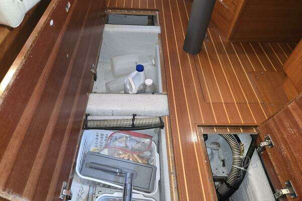 Luthien 42ft Jeanneau Yacht For Sale