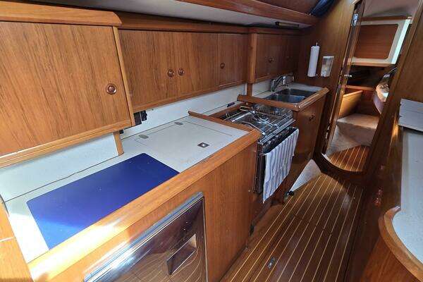 Luthien 42ft Jeanneau Yacht For Sale