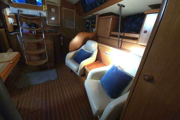 Luthien 42ft Jeanneau Yacht For Sale
