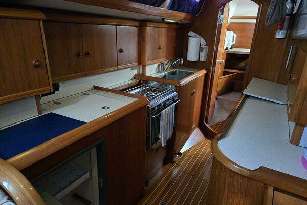 Luthien 42ft Jeanneau Yacht For Sale