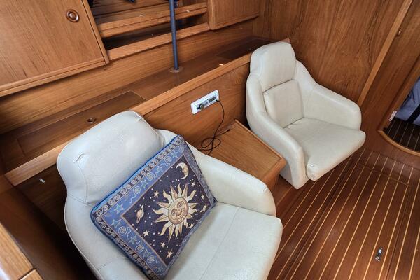 Luthien 42ft Jeanneau Yacht For Sale