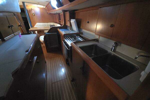 Luthien 42ft Jeanneau Yacht For Sale