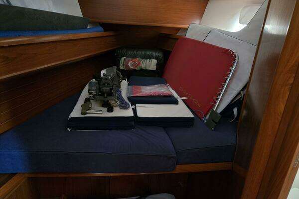 Luthien 42ft Jeanneau Yacht For Sale