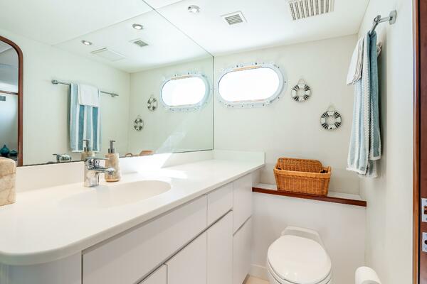 Guest Stateroom Ensuite Guest Stateroom Ensuite