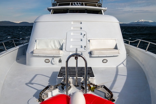 030 Bow Deck Seating