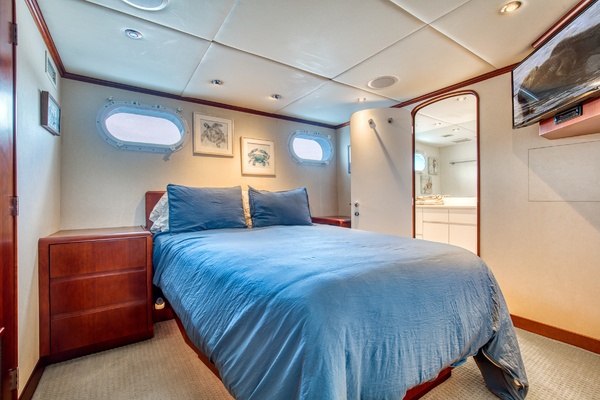 017 Stateroom 01