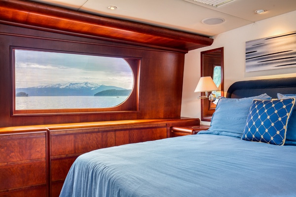 011 Primary Stateroom 02