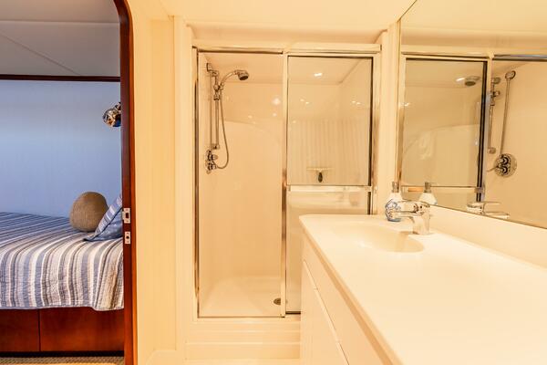 Guest Stateroom Ensuite Guest Stateroom Ensuite