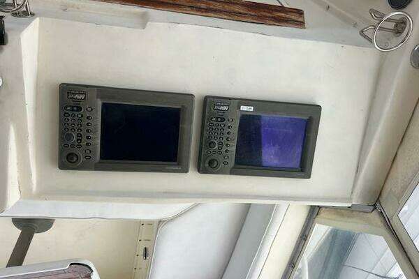 Hatteras SF 52 Yacht For Sale