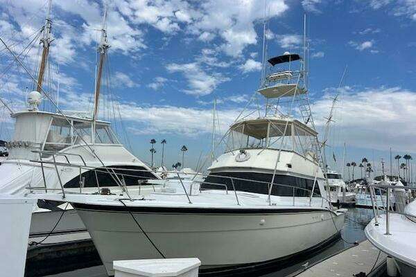 Hatteras SF 52 Yacht For Sale