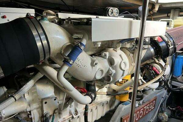 Sea Ray Sundancer Yacht For Sale