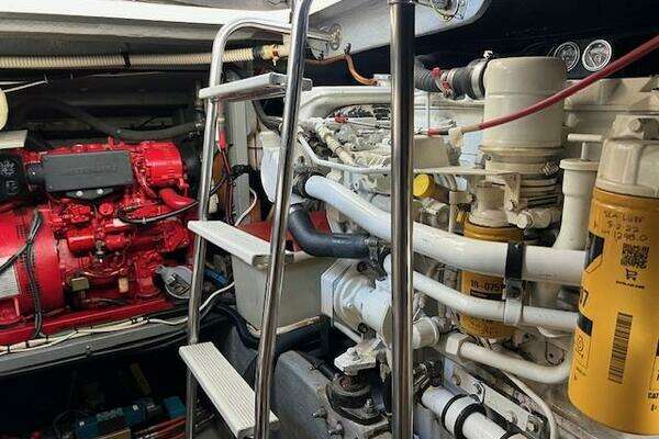 Sea Ray Sundancer Yacht For Sale