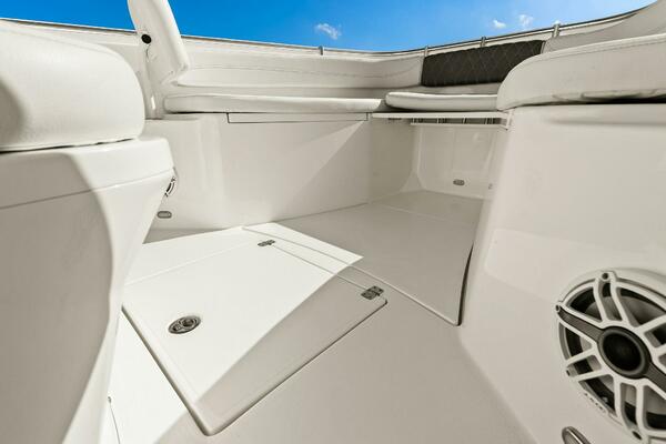 2023 Cobia 30 Center Console