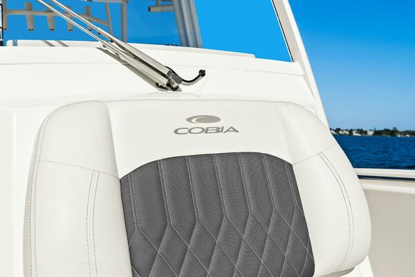 2023 Cobia 30 Center Console