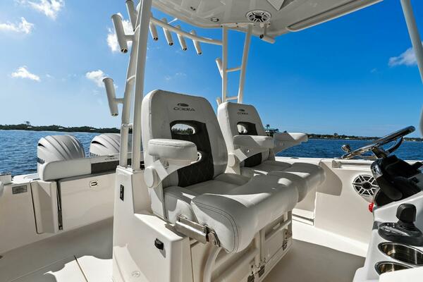 2023 Cobia 30 Center Console