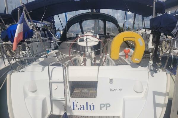 Ealu 35ft Jeanneau Yacht For Sale