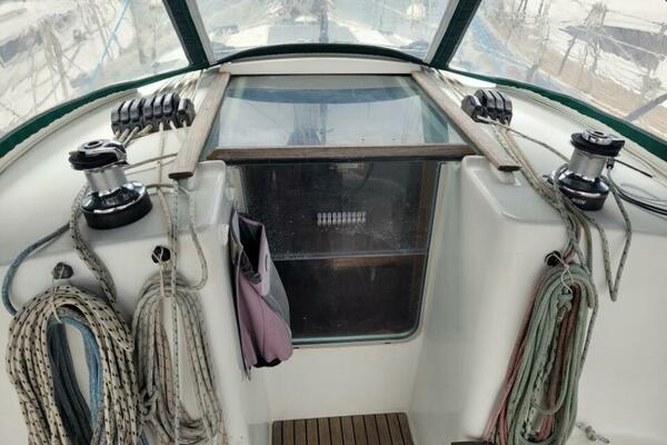 Ealu 35ft Jeanneau Yacht For Sale