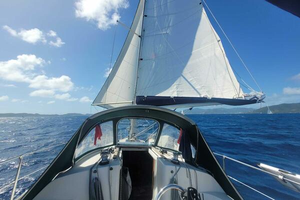 Ealu 35ft Jeanneau Yacht For Sale