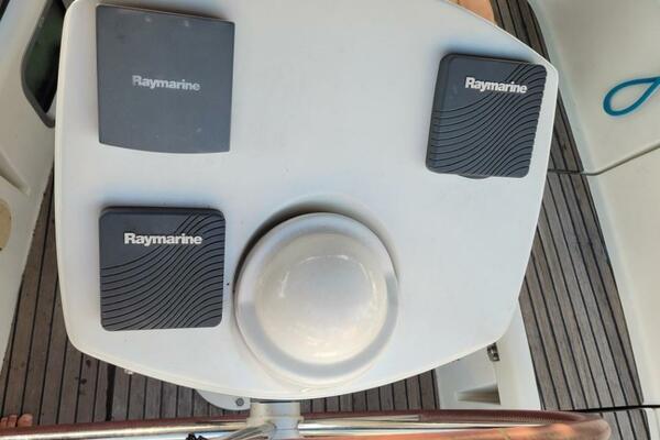 Ealu 35ft Jeanneau Yacht For Sale