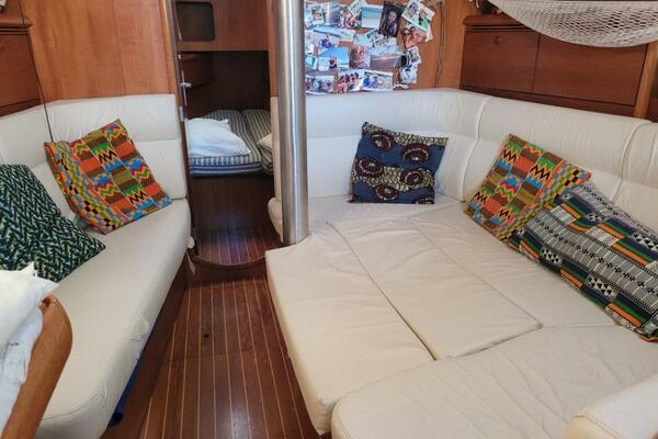 Ealu 35ft Jeanneau Yacht For Sale