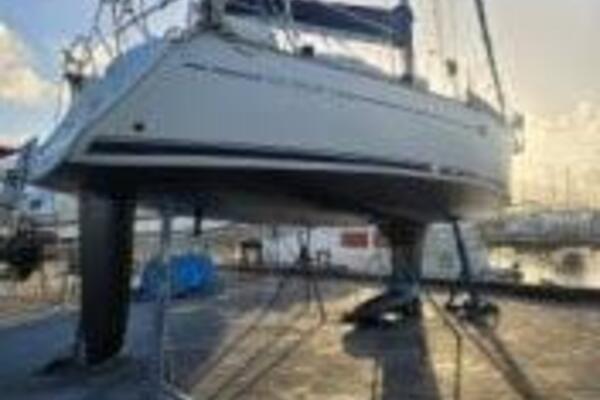 Ealu 35ft Jeanneau Yacht For Sale