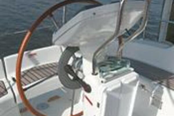 Ealu 35ft Jeanneau Yacht For Sale
