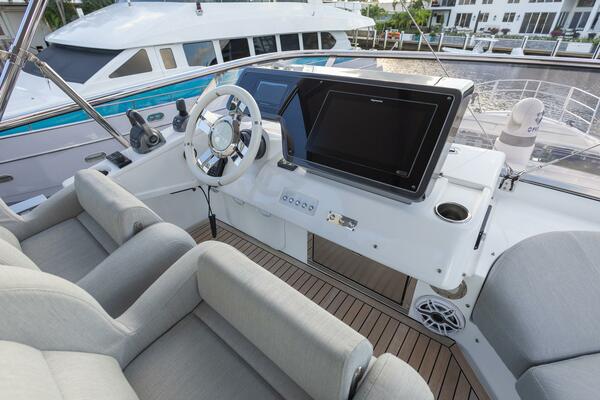 Asymmetry 59ft Azimut Yacht For Sale Asymmetry 59ft Azimut Yacht For Sale