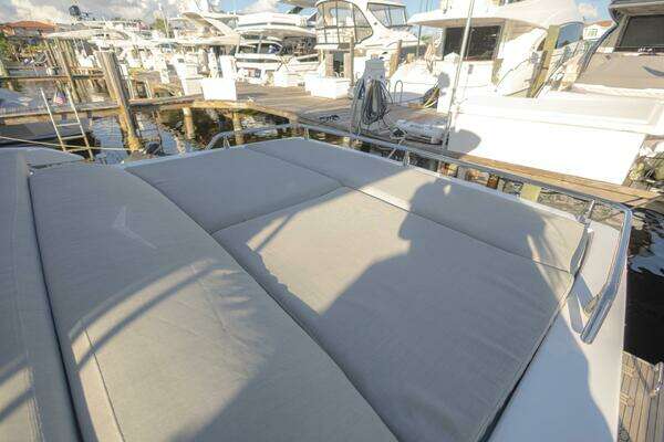 Azimut S6 Sport-Fly Yacht For Sale