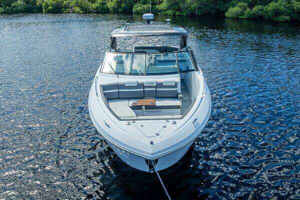 Cruisers Yachts GLS OB Yacht For Sale