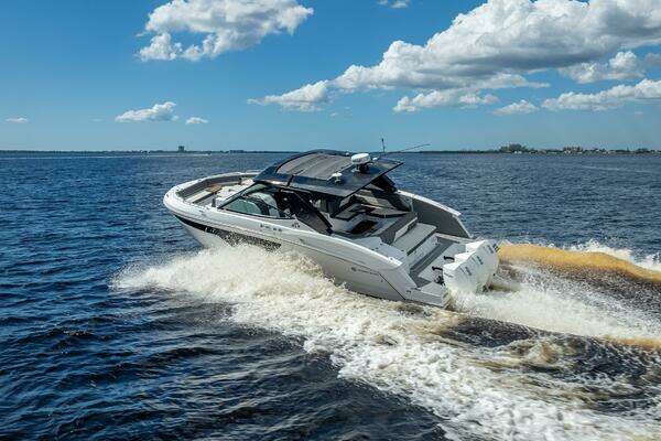 Cruisers Yachts GLS OB Yacht For Sale