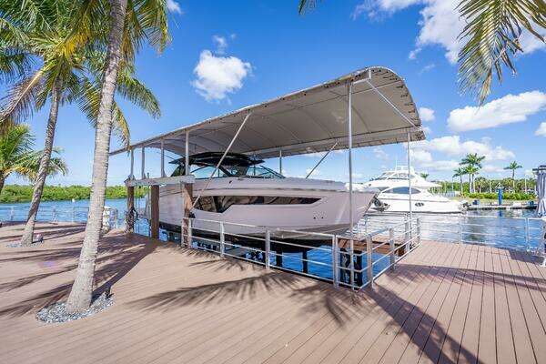 Cruisers Yachts GLS OB Yacht For Sale