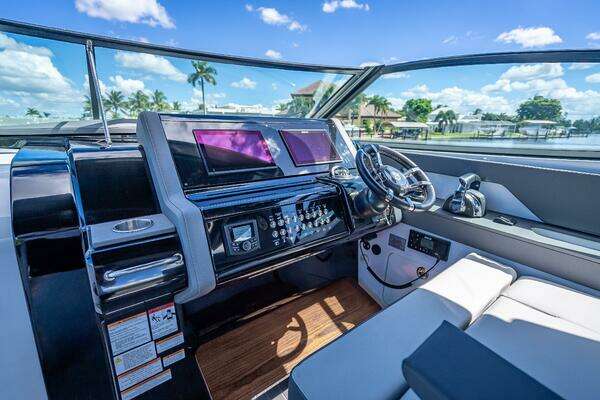 Cruisers Yachts GLS OB Yacht For Sale