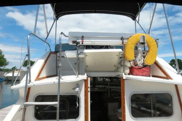 Off the Hook 28ft Bertram Yacht For Sale Off the Hook 28ft Bertram Yacht For Sale