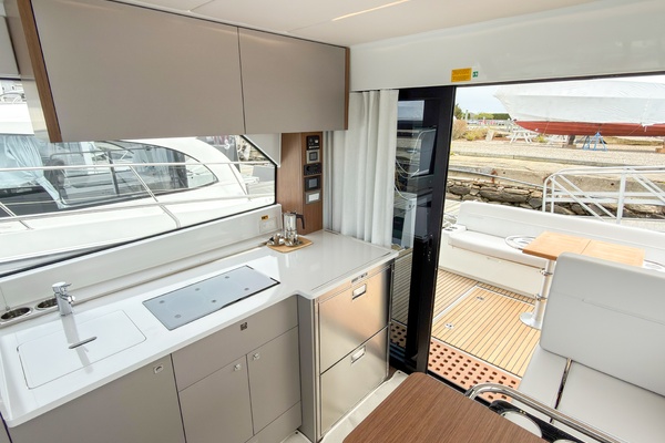 In Stock 42ft Beneteau Yacht For Sale