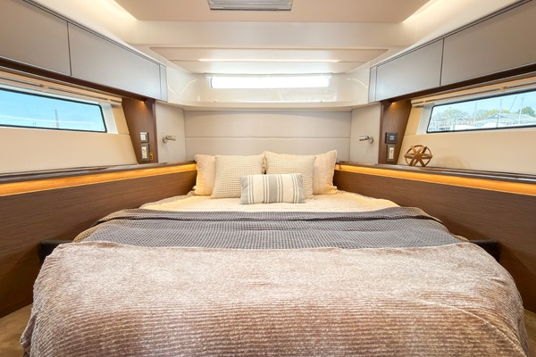 In Stock 42ft Beneteau Yacht For Sale