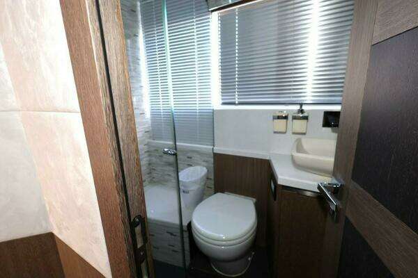 Galeon 650 Sky Yacht For Sale