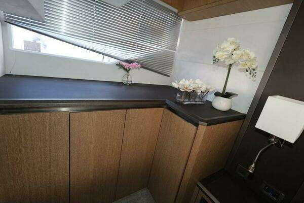 Galeon 650 Sky Yacht For Sale