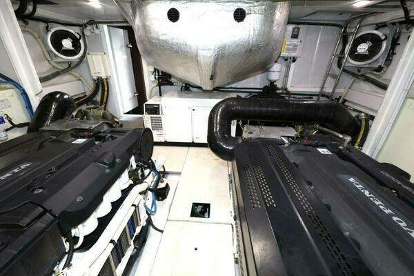 Galeon 650 Sky Yacht For Sale