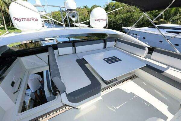 Galeon 650 Sky Yacht For Sale