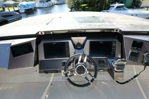 Galeon 650 Sky Yacht For Sale