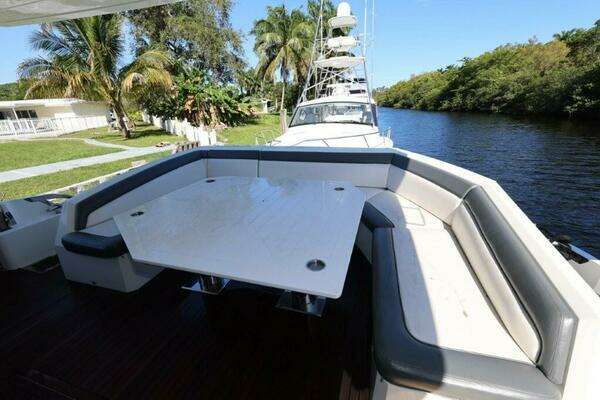 Galeon 650 Sky Yacht For Sale
