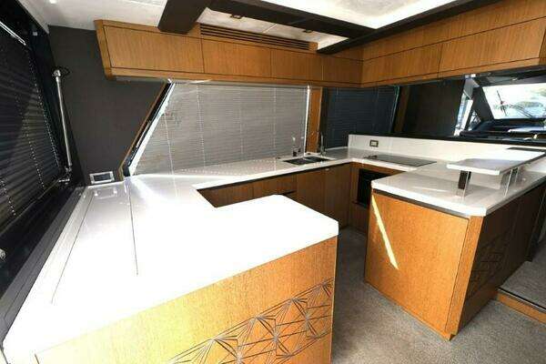 Galeon 650 Sky Yacht For Sale