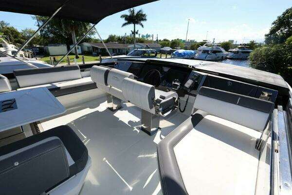Galeon 650 Sky Yacht For Sale